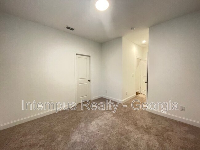 Building Photo - 5234 Riden Ct