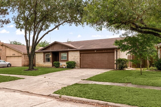 Building Photo - 22723 Braken Carter Ln