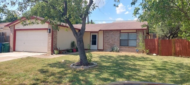 Building Photo - 5859 Sun Farm