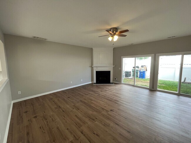 Building Photo - 5324 Glen Canyon Rd
