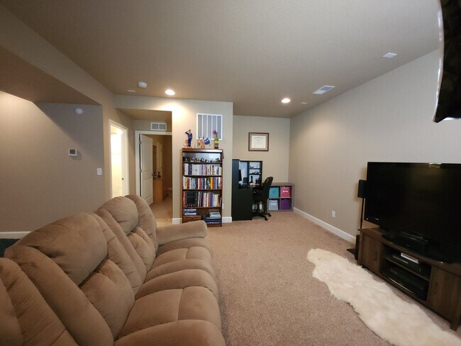 Building Photo - 8392 Longleaf Ln
