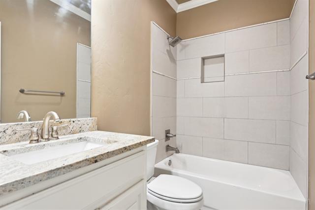 Building Photo - 8214 Kensington Dr