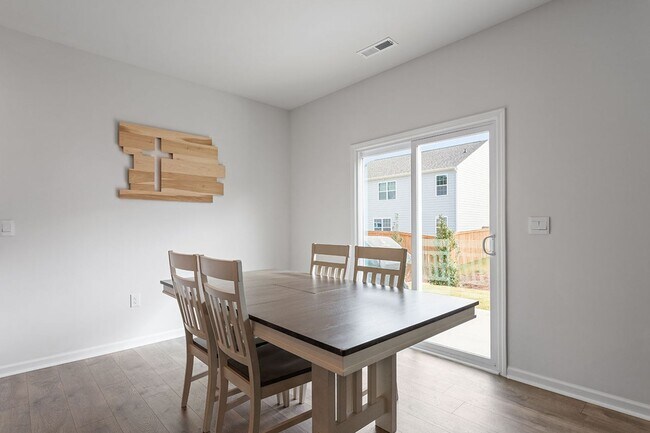 Building Photo - Spacious 5 BR for Rent in Wendall-Availabl...