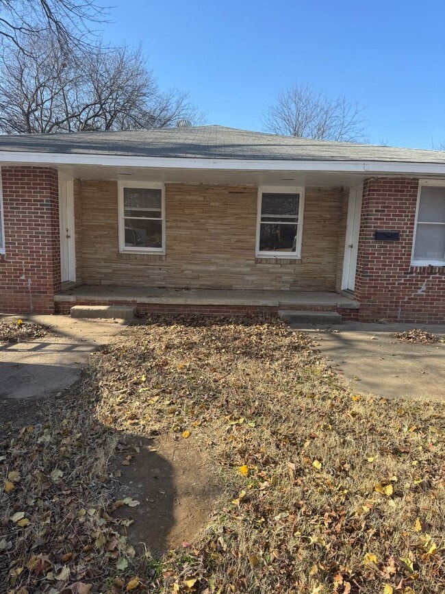 Building Photo - 211 S Choctaw