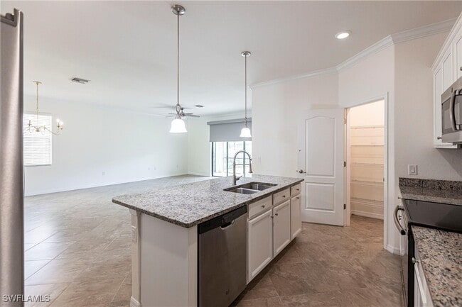 Building Photo - 12763 Fairington Way