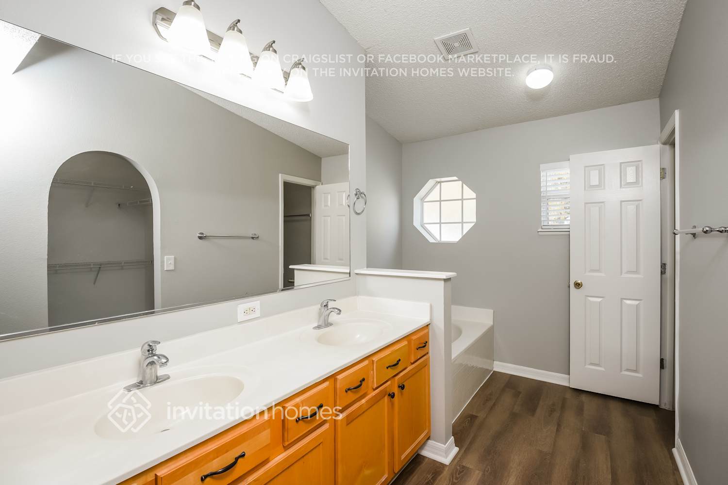 Building Photo - 3013 Elbib Dr