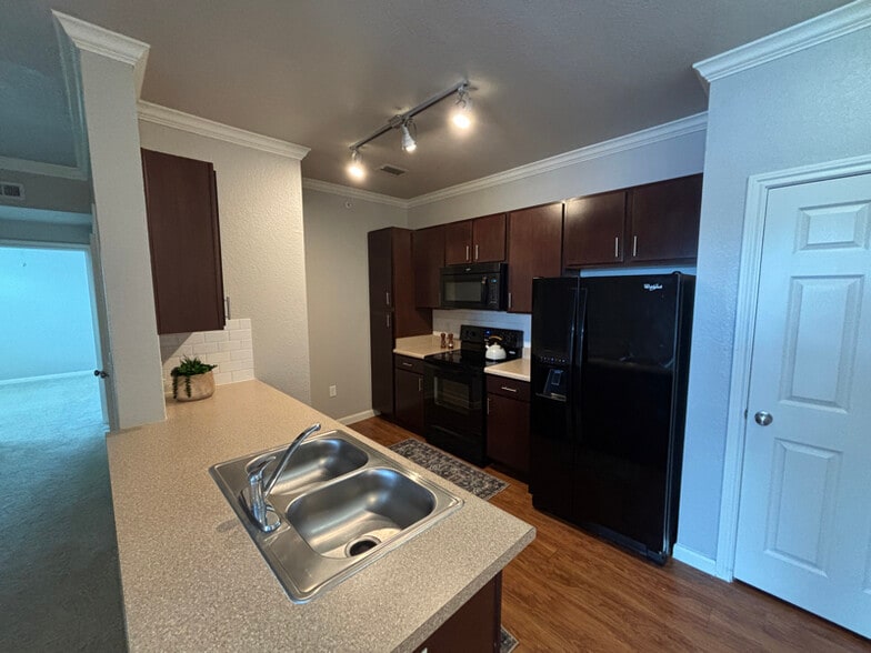 Primary Photo - 1811 Medical Pkwy