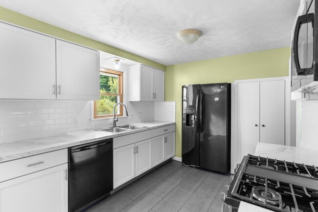 Building Photo - 3961 New Rd