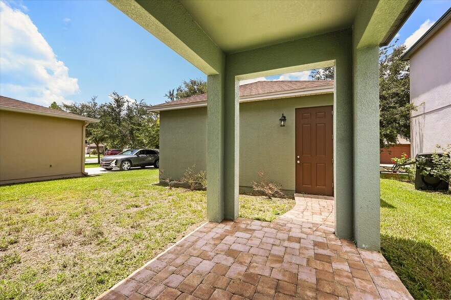Building Photo - 14154 Shocklach Dr