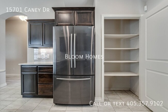 Building Photo - 15701 Caney Dr