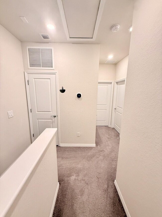 Building Photo - 5182 Eucalyptus Dr