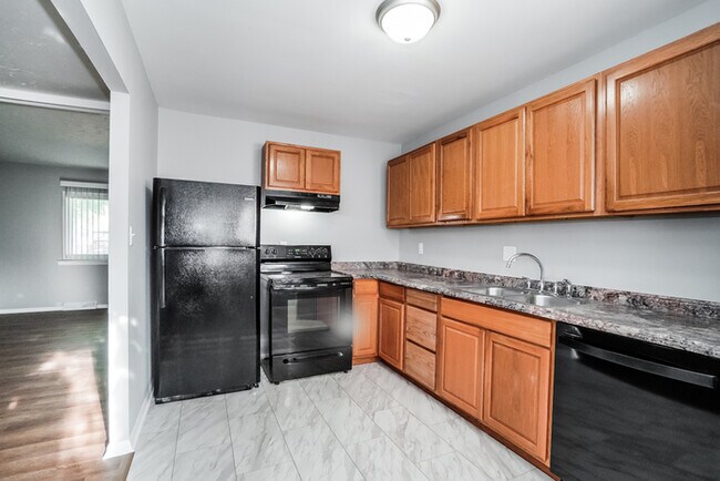 Building Photo - 1408 Lillian Ln