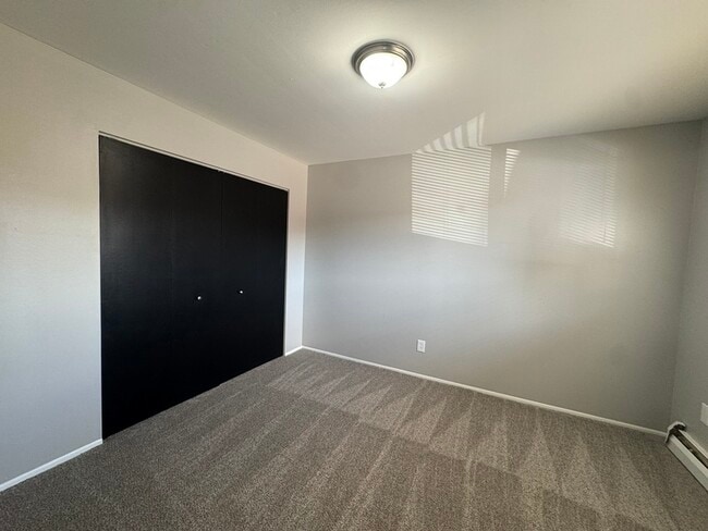 Building Photo - 4059 Longtin Ave