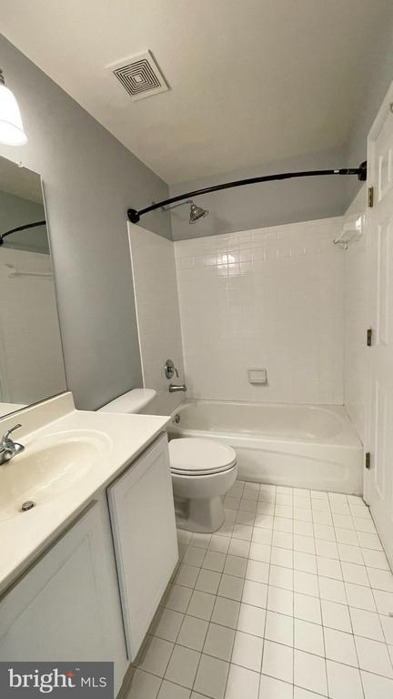 Building Photo - 505 Edmonton Terrace NE