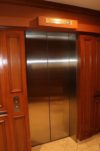 Building Photo - 35 Linden Ave