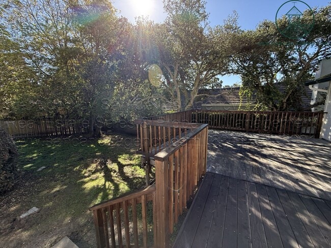 Building Photo - Newly Remodeled One Bedroom Carmel-by-the-...