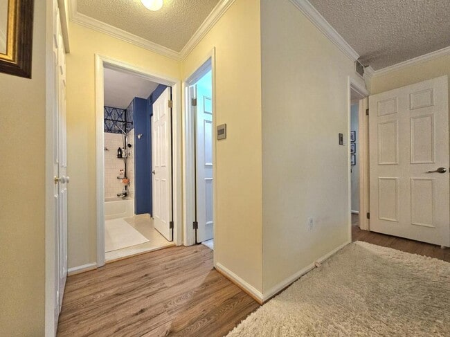 Building Photo - 7758 New Providence Dr