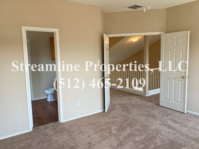 Building Photo - Beautiful 3 bedroom, 3 bathroom and study ...