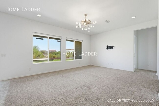Building Photo - 10812 E Tesla Ave