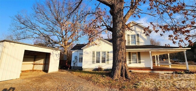Building Photo - 359 Flat Rock Rd