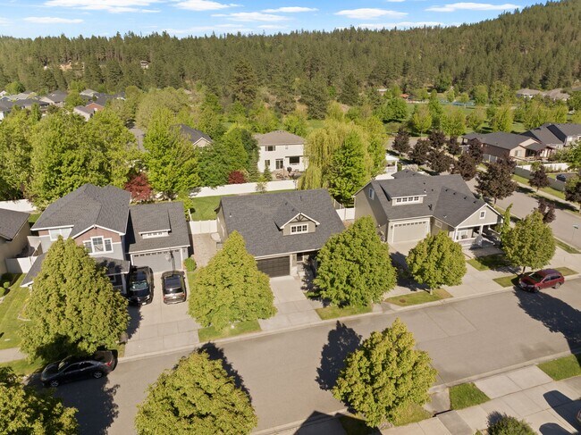 Building Photo - 1790 N Winchester St