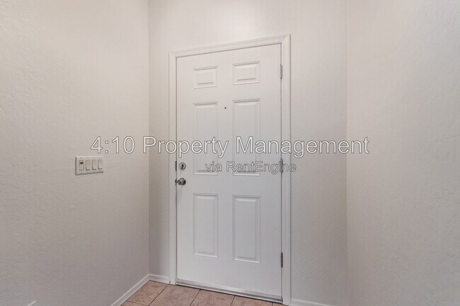 Building Photo - 45305 Balboa Dr