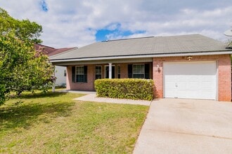 Building Photo - 3 bed 2 bath home off Creighton Rd