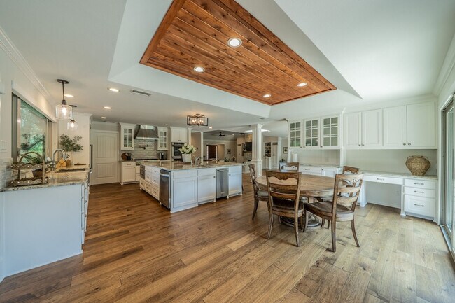 Building Photo - 11501 Custer Trail