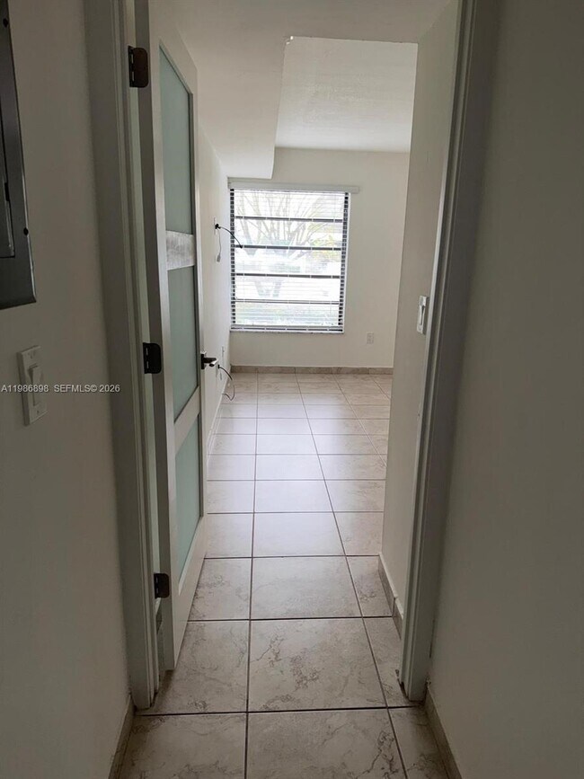 Building Photo - 8933 SW 123rd Ct