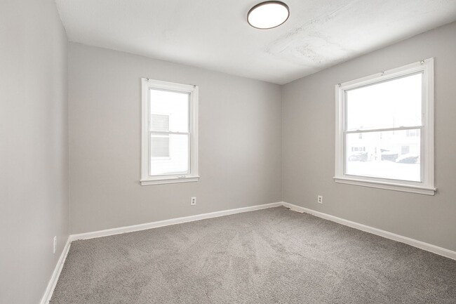 Building Photo - NEWLY RENOVATED! 3-BED, 1 BATH BEAUTIFUL  SINGLE- FAMILY HOME IN MAPLE HEIGHTS!