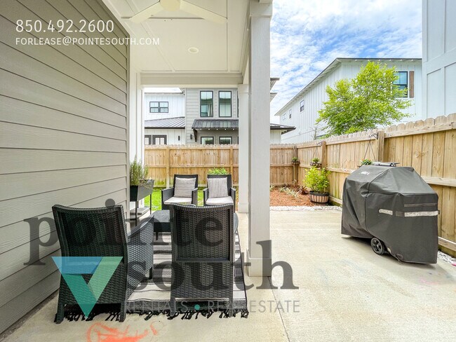 Building Photo - 13805 Red Drum Ct