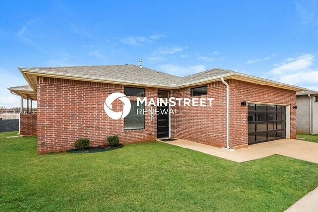 Building Photo - 3 Bedroom Pet-Friendly Home in Oklahoma City, OK with Main Street Renewal