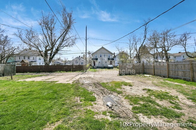 Building Photo - 1507 Duxberry Ave