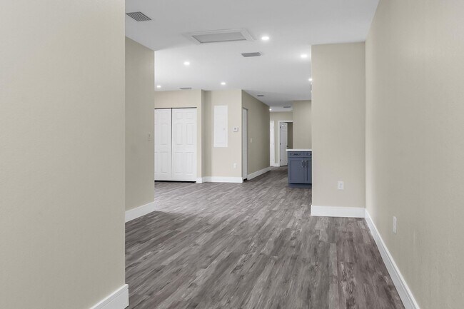 Building Photo - 2451 NW 21st St