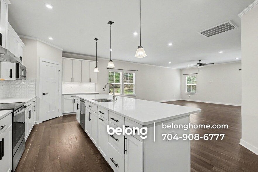 Building Photo - 6529 Cumberland Dr