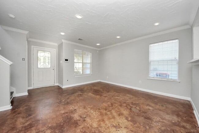 Building Photo - 19019 Remington Park Dr