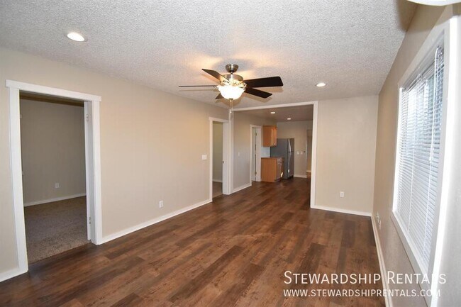 Building Photo - 195 N 9th St