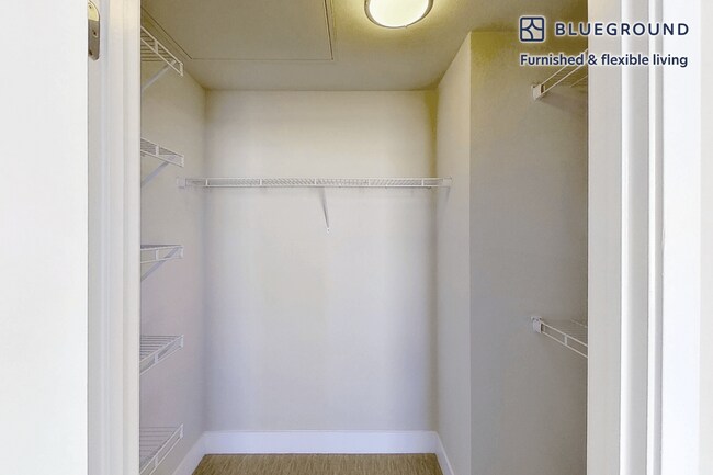 Building Photo - 1000 Lupine-SI FL2-ID12631A
