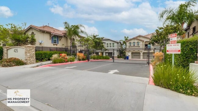 Building Photo - 425 S Meadowbrook Dr