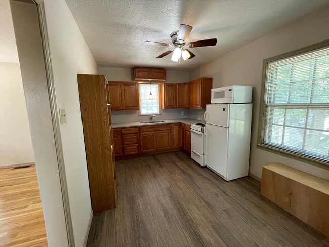 Building Photo - 1 bedroom above garage in Tech Terrace