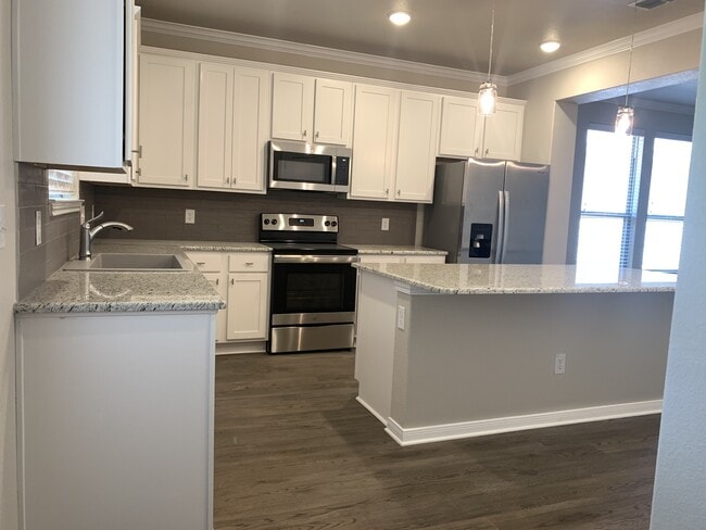 Building Photo - 608 Ripplewood Dr