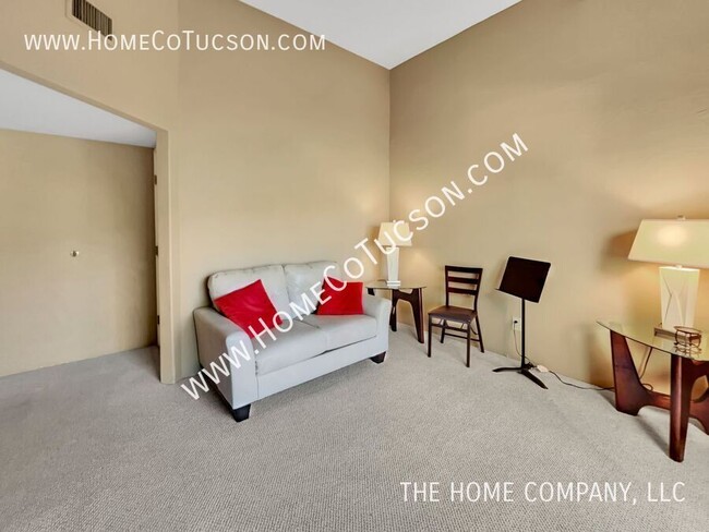 Building Photo - Short Term Furnished Foothills Condo-