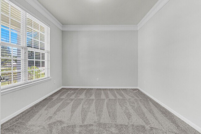 Building Photo - 5 Bedroom 3 Bath Home Located in Sophia Landing in Goose Creek