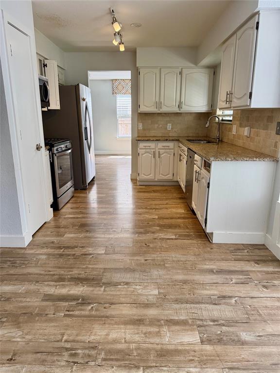 Building Photo - 17844 Park Valley Dr