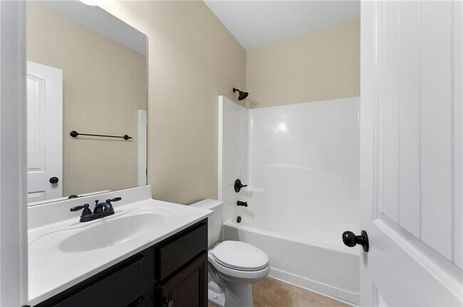 Building Photo - 10 Canterbury Walk