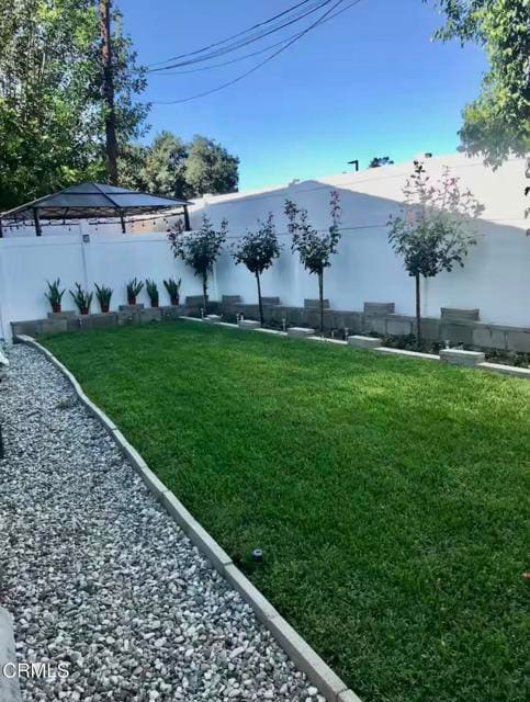 Building Photo - 2143 N Windsor Ave