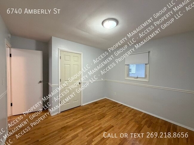 Building Photo - 6740 Amberly St