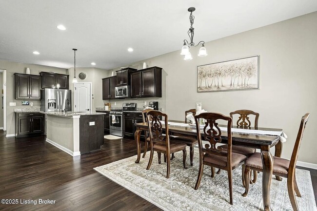 Building Photo - 6918 Beckingham Blvd