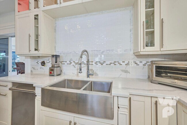 Building Photo - 441 Spoonbill Ct