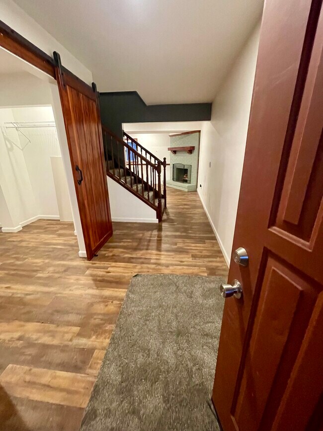 Building Photo - 5345 Wedgewood Dr